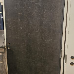 Ulko-ovi 10x21 musta umpiovi 2-laatu